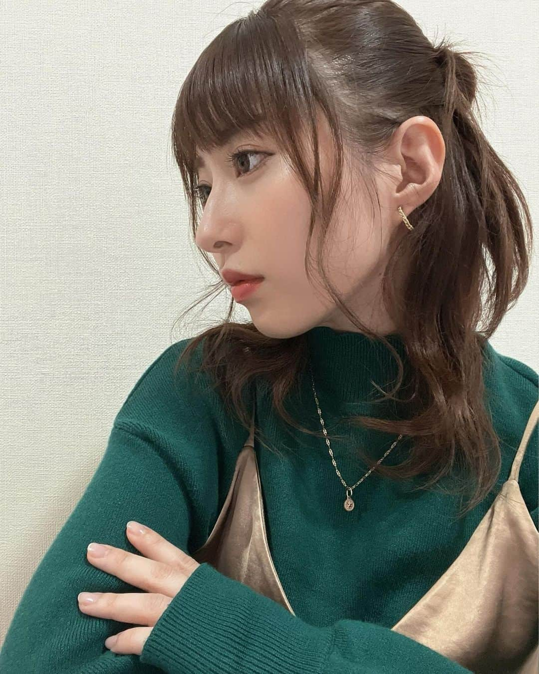 成瀬心美さんのインスタグラム写真 - (成瀬心美Instagram)「☺︎ . . やっほー！ . こんなおすましした顔で スヌーピーの毛糸の腹巻き しております。 . バレないようにしなければ 、、 バレるようなこともないんですけどね😏 . . でも女の子は 体をしっかり 冬場は体をあたためてね❣️ . . #snoopy #腹巻き #てへ」1月17日 18時53分 - coco3ndazo