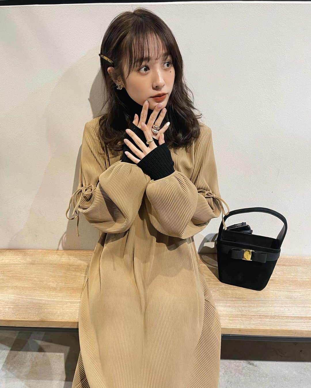 前田希美（まえのん）さんのインスタグラム写真 - (前田希美（まえのん）Instagram)「2022年初nail 💅🏻は、 やりたいものを全部詰め込んだ 盛り盛りです¨̮  可愛すぎて、 帰ってきてからもずっと見ちゃう……💅🏻  あやさんいつも ありがとうございます♡  @nail69aya  @function_nails   私服はお気に入りの プリーツワンピ¨̮今回はベージュを着ました！ @n_with_official   #functionnails  #のんの私服 #のんのネイル #code #fashion  #newnail #nails #ネイル #フレンチネイル」1月17日 18時51分 - maeda_nozomi