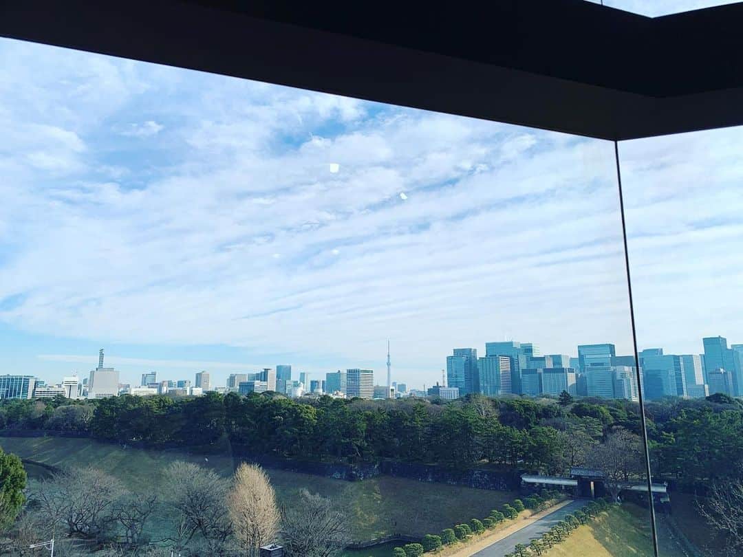中江有里さんのインスタグラム写真 - (中江有里Instagram)「TOKYO FM、皇居の向こうのスカイツリー  #中江有里」1月17日 11時49分 - yurinbow1226