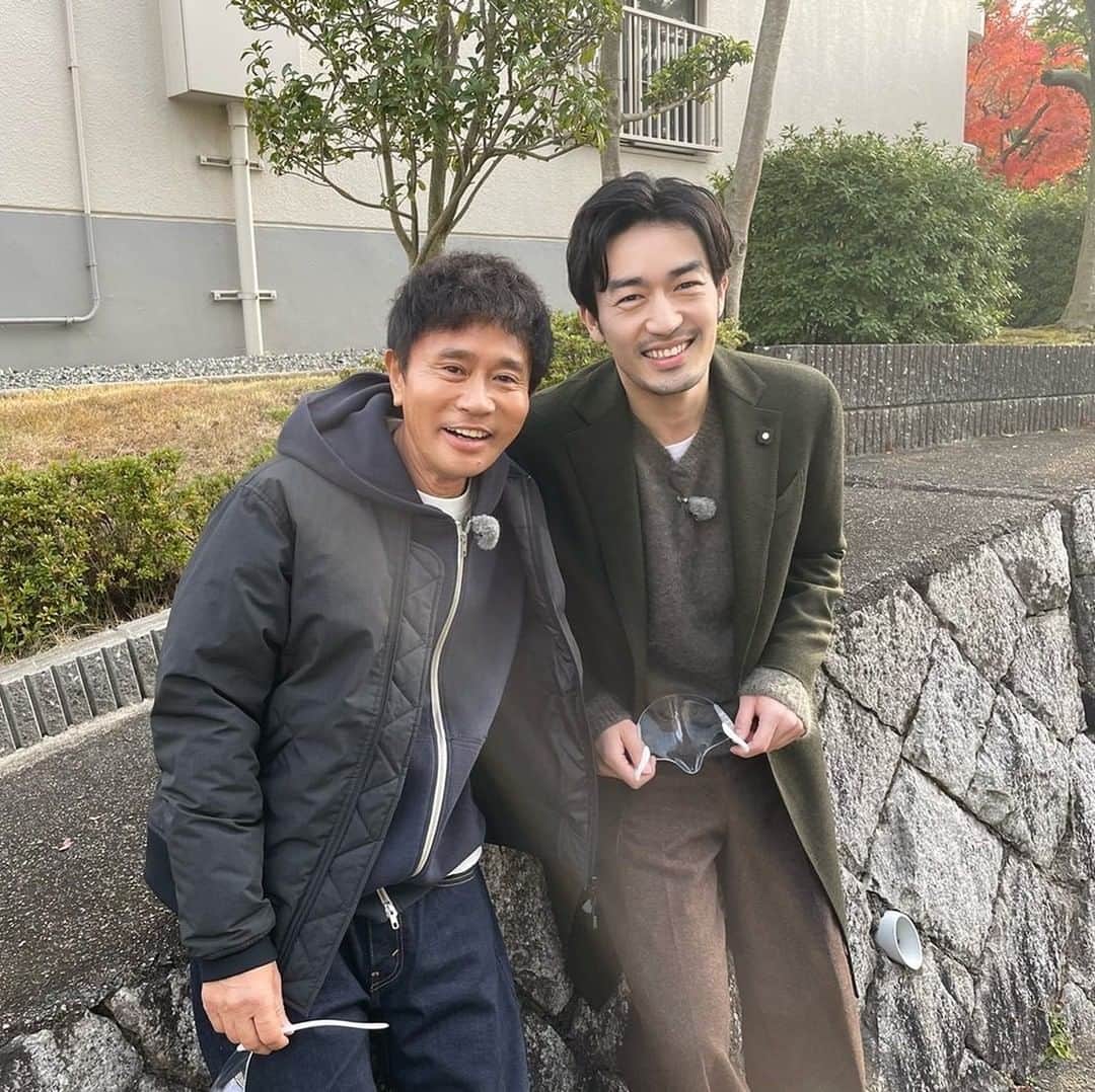 大谷亮平のインスタグラム：「明日18日と25日 夜11時56分〜OA MBS「ごぶごぶ」に出演させていただきます！ ダウンタウン浜田さんと一緒に、 自身初となる地元・吹田でのロケをしてまいりました🚶‍♂️✨  思い出のお店のたこ焼きを食べたり、 思い出の公園で遊んだり、と 終始楽しそうな大谷でした😂笑  関西の皆様は是非リアルタイムで👍 それ以外の皆様はMBS動画イズム、TVerなどで放送終了後よりご覧いただけます😊  お楽しみに〜👋🏻」