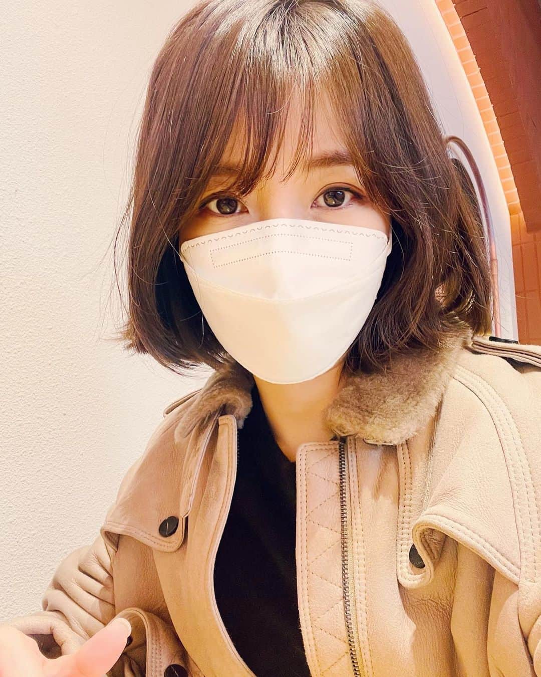 イ・イネのインスタグラム：「#마실 #패션 😜」