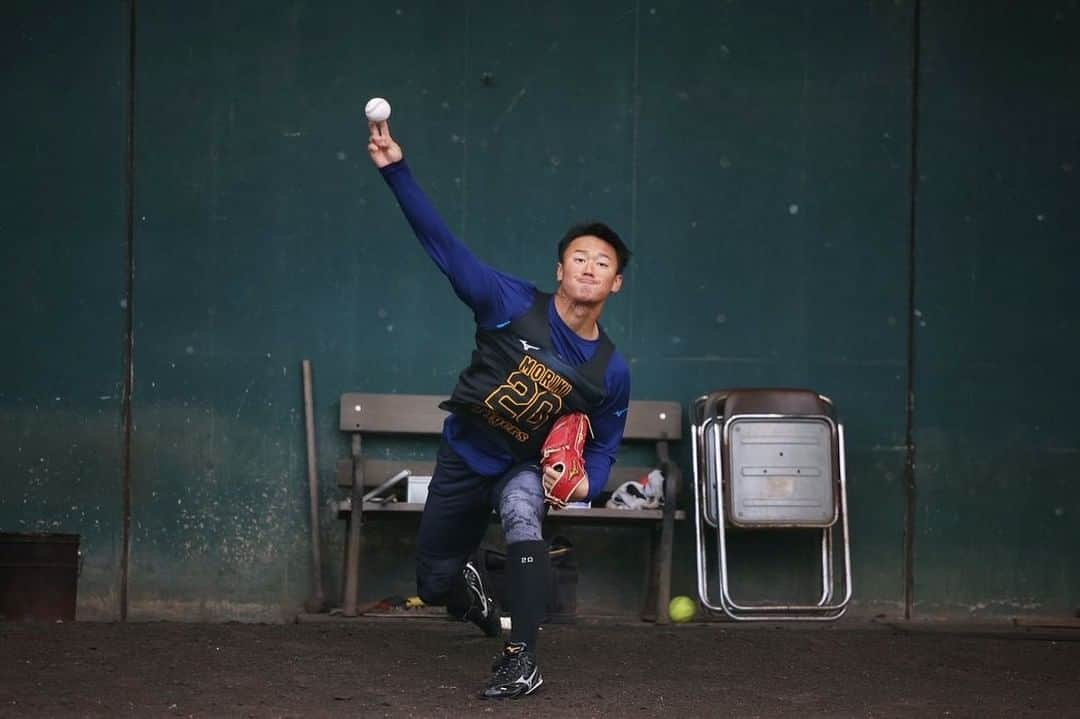 阪神タイガースさんのインスタグラム写真 - (阪神タイガースInstagram)「新人合同自主トレでは、ドラフト1.2.3巡目の3投手が、入団後初めてブルペンに入りました！  #森木大智 選手 #鈴木勇斗 選手 #桐敷拓馬 選手 #ルーキー #新人合同自主トレ  #阪神タイガース #イチにカケル！」1月17日 14時42分 - hanshintigers_official