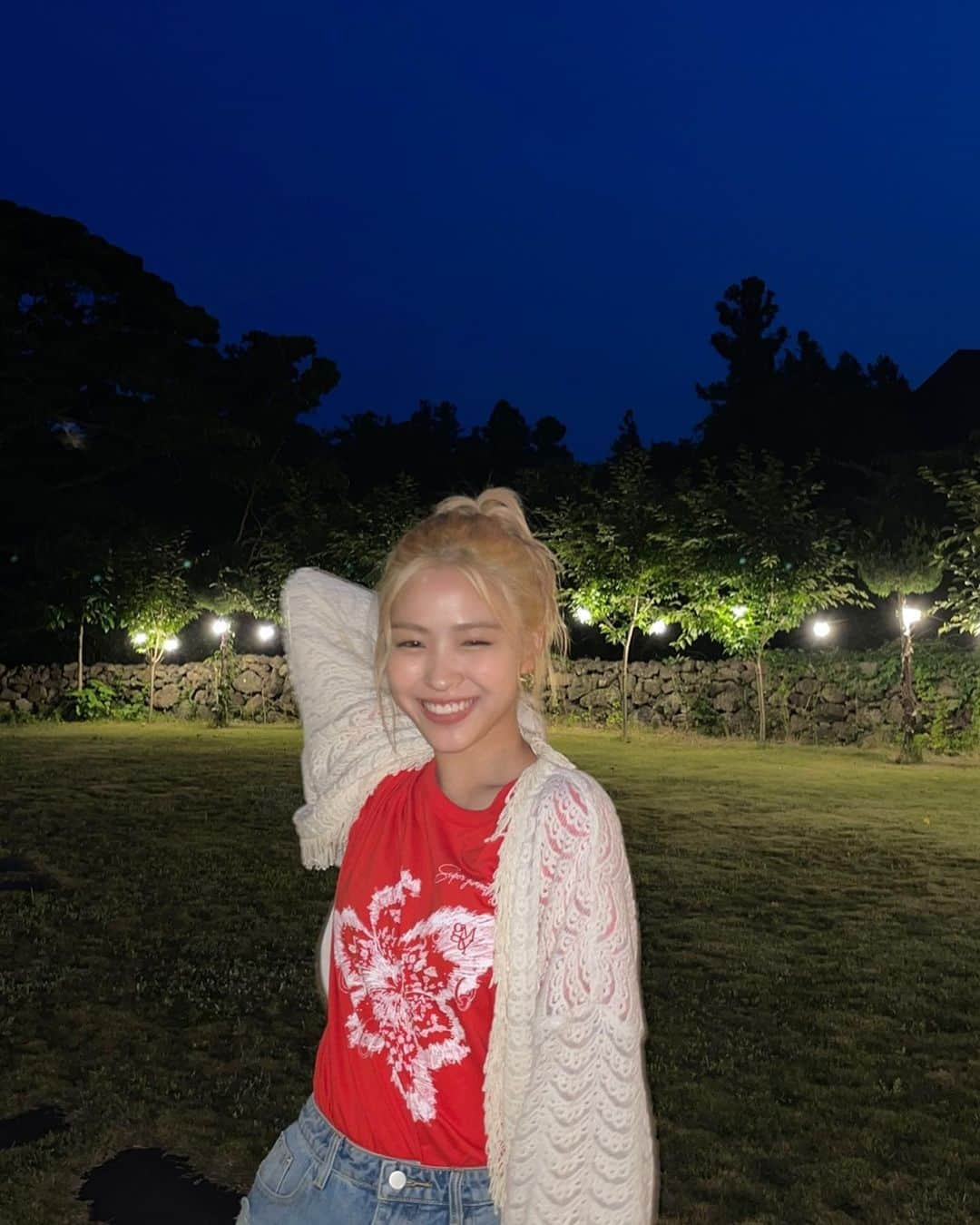 ITZYさんのインスタグラム写真 - (ITZYInstagram)「Night at jeju⭐️」1月17日 15時18分 - itzy.all.in.us