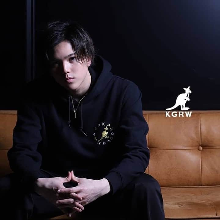 古家蘭のインスタグラム：「...🦘🦘🦘  お待たせしました🔥 僕とKANGOL REWARDさん(@kangol__reward )のコラボ商品が、本日より受注販売開始されます！！ ※受注締め切りは2/28(月) 23時59分となります。  特設サイトはこちら↓↓↓  https://kangolreward.jp/SHOP/220759/225775/list.html  皆さん是非ご覧下さい✌🏻  #kangol_reward #ran #collaboration #bmsg」