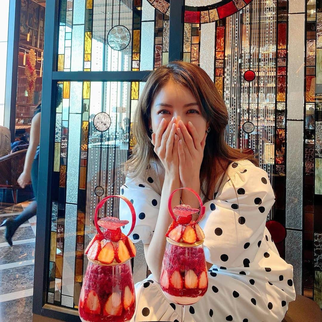 美香さんのインスタグラム写真 - (美香Instagram)「いちごってどうしてこんなに 可愛いんですか🙈♥️♥️♥️  #フォーシーズンズホテル東京大手町  #🍓🍨🍦」1月17日 17時15分 - mikaofficial99