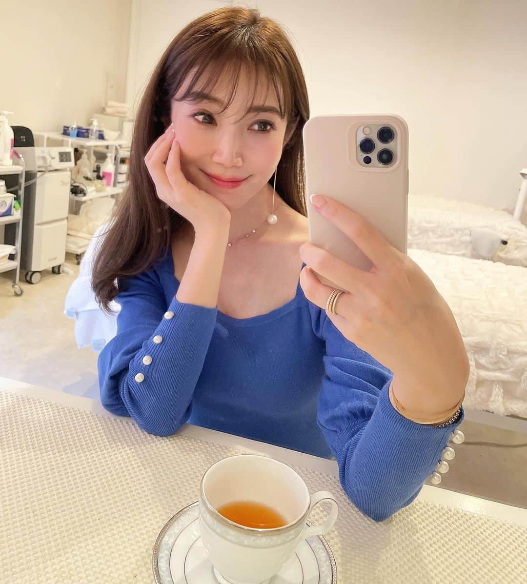 吉田美紀さんのインスタグラム写真 - (吉田美紀Instagram)「・ ・ 自分でももちろん努力はするつもりだけど 今年もしっかり頼らせて頂きます♡ ・ @licesthetic  もうお世話になって何年になるかしら？ エステは一途リックエステティックサロン･:* ・ なんと待望の“ハイフ”がリックさんにも導入された！ ということで早速、 太ももハイフをプラスしてやってきました！！ ・ リックハイフは蓄熱式超音波式最新ハイフ˚✧₊⁎ ・ 従来に比べて 蓄熱していく事で安全に広範囲の脂肪にアプローチする ことが可能なんですって📝 ◯痛みなし ◯ダウンタイムなし ◯長く効果が継続される 嬉しい事ヅクメ！！ ・ 部分痩せはめちゃくちゃ難しいなぁと 身をもって感じているから 今年はリックさんのハイフに頼ろうと決めました♡ ・ @emiemhappy 今年もよろしくお願いします✨✨ ・ #beauty #beautysalon #diet #cellcure #cellcure4tplus #リックエステティックサロン #ゴッドハンド #痩身 #痩身ケア #ダイエット #エステ #エステサロン #美容 #麻布十番 #アンチエイジング #40代 #40代ダイエット #40代女子 #美肌 #美肌ケア #美顔器 #セルキュア #セルキュア4tplus #タラソパック #ヘッドマッサージ #ボディハイフ #ハイフ」1月17日 20時02分 - miki__yoshida