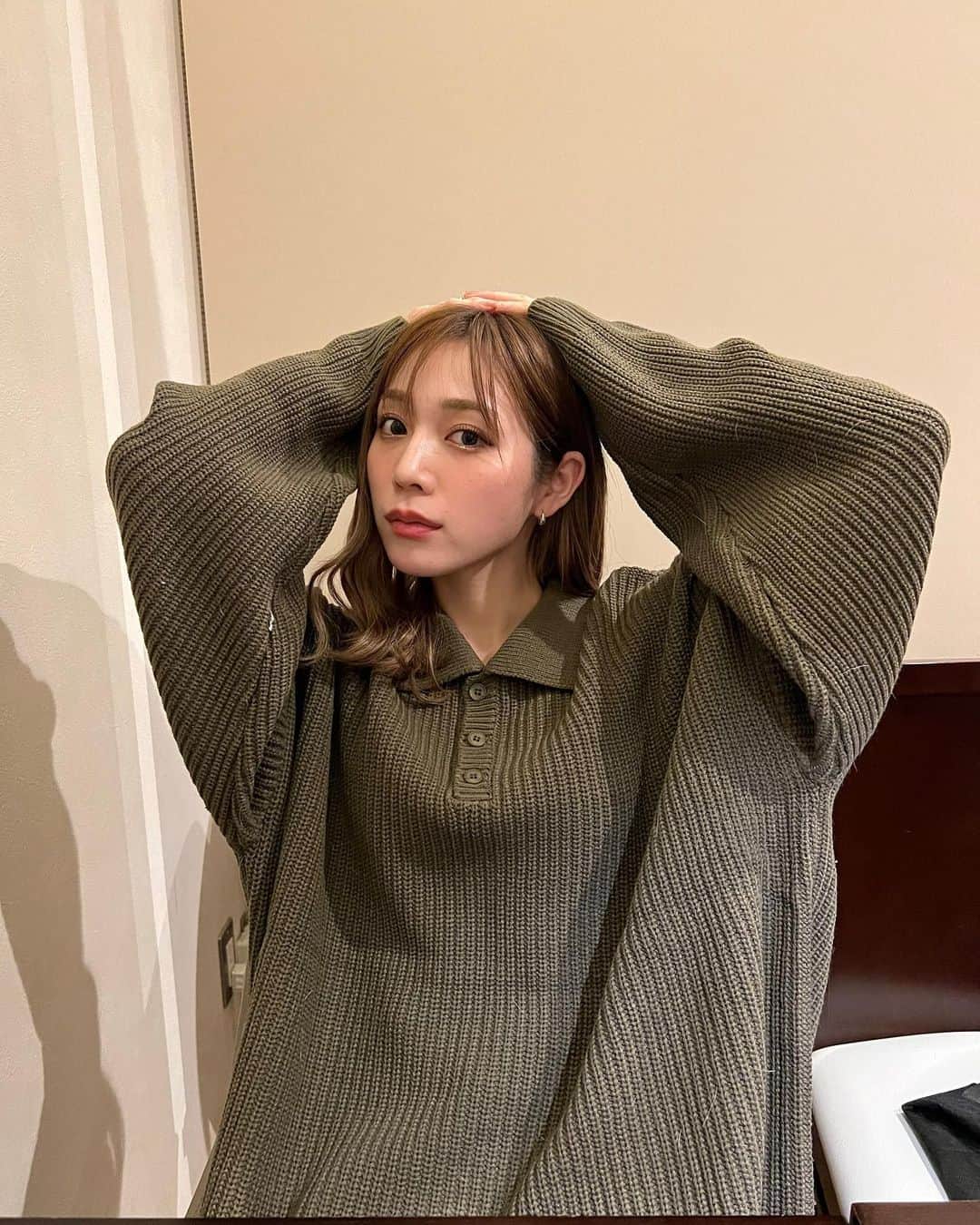 古川優香さんのインスタグラム写真 - (古川優香Instagram)「焼肉食べた🌛コメント返します🧘🏻‍♀️ この服でふく抱いてないのになんでこんなに毛ついてるか不明」1月17日 20時29分 - iamyukaf