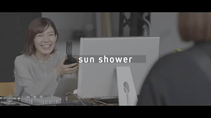 清水玲奈のインスタグラム：「🎥🎷🎥 「the new dawn」Album Trailer🌅 　 👉 https://youtu.be/MDSZUl2yocY  ♪sun shower / Reina Shimizu  〜 清水玲奈『the new dawn』Release Tour 〜 1/21 (金)  大阪　Mister kelly's 1/22(土)  兵庫　BAR REQUEST 1/23(日)  滋賀　bochi bochi  2/10(木)  東京  BLUES ALLEY JAPAN 2/12(土)  名古屋 Mr.Kenny's 2/19(土)  大阪　梅田Always   一般発売日 : 2022年1月19日 (収録曲) 1. wander 　　 2. contradiction　　　 3. sun shower  4. ni-hao  5. stay the same 6. remnant 7. distorted love 8.夜明け (feat. Mutsumi Kuwahara)    #sax #saxophone #saxofone #tenorsax #yamahaartist #recording #tenorsaxophone #saxophonist #music #musician #musica #effector #pickupmusic #electronic #electronicmusic #テナーサックス #femalesaxplayer #薩克斯風 #색소폰 #albumtrailer #chill #chillmusic #サックス #yamaha #remnant #yamahasaxophone #reinashimizu #清水玲奈 #🎷 #🎷🎶」