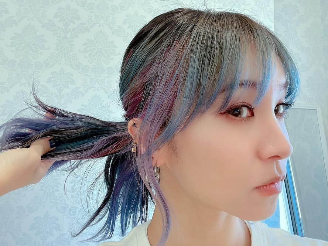 LiSAさんのインスタグラム写真 - (LiSAInstagram)「髪の色抜けてきてこれもこれで‥🤤♡ りかさんのカラーどんどん変わっていく綺麗な色を楽しめるの☻  @rica406」1月18日 12時49分 - xlisa_olivex