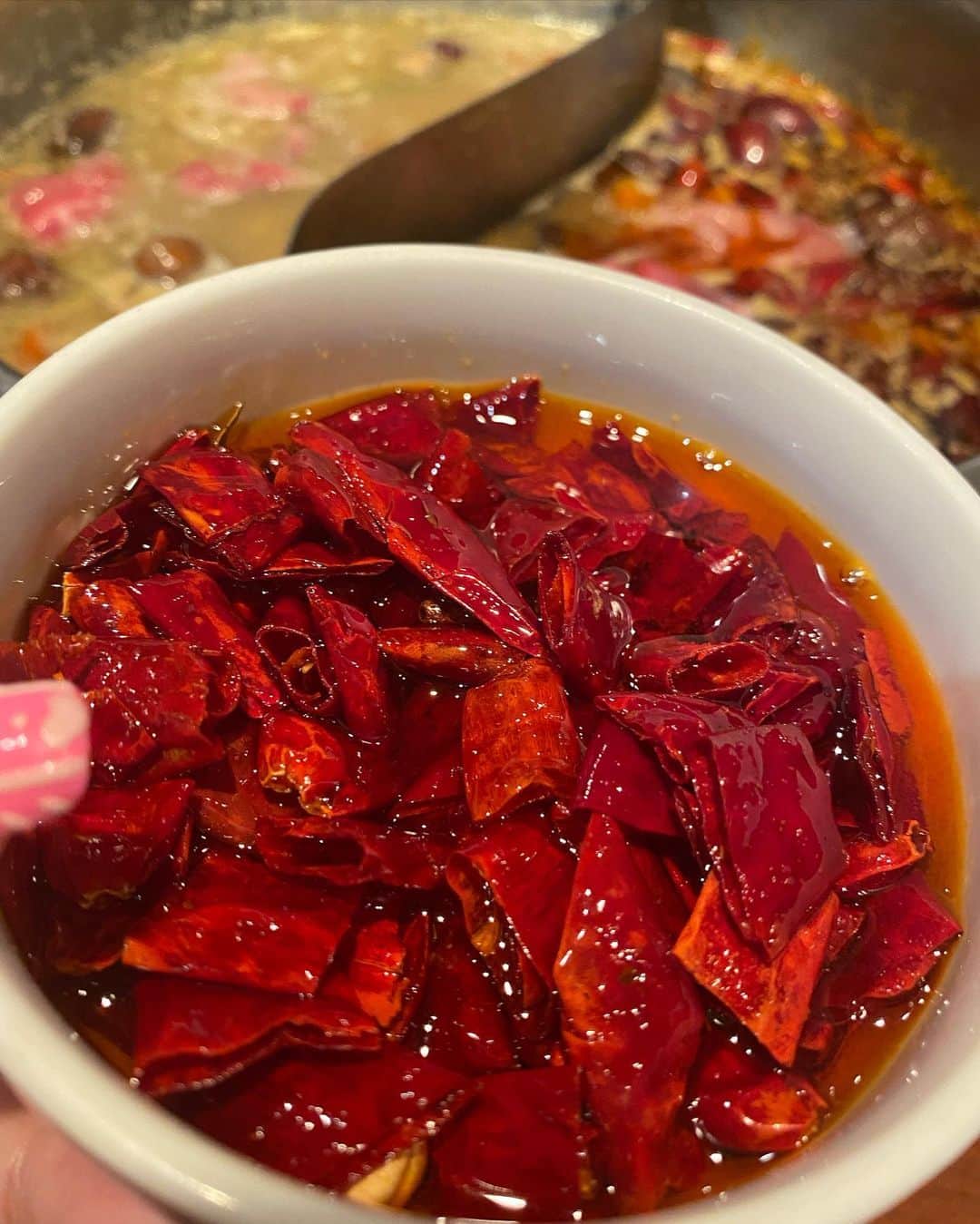 水嶋ひかるさんのインスタグラム写真 - (水嶋ひかるInstagram)「. . ずっと食べたかった火鍋🌶💓 大辛にしてさらに唐辛子🌶頂いた😍 具材はキクラゲ大好きです🖤笑 . #火鍋 #渋谷グルメ #渋谷 #小肥羊 #激辛 #辛党 #激辛部 #ひかぴんく #ひかベリー #かまいい #ありまとう #ひかぷぅ語 #今日は何の日 #都バス記念日」1月18日 13時11分 - hikapudayo