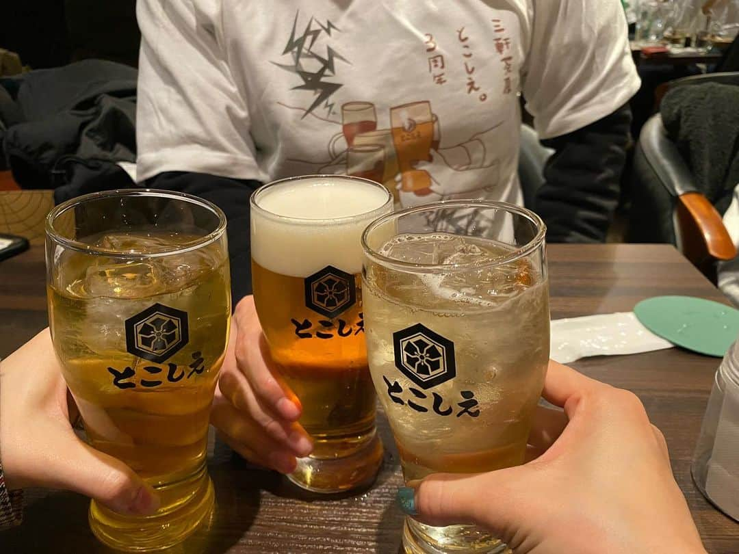 坪井保菜美さんのインスタグラム写真 - (坪井保菜美Instagram)「✒︎🍻めで鯛🙌🏻 三軒茶屋にあるとこしえの3周年記念Ｔシャツのデザインをさせて頂きました♫  『最高やん。』  くまもんみたいな190cm越えのオーナーが焼く広島焼きが、こりゃまた最高やん。  自分が描いたＴシャツをみんなが着て、楽しそうに飲んで食べてしてるの見たらなんだかジーンときたよね🥺✨  @tokoshie_sangenjaya  #広島焼き #お好み焼き #三軒茶屋 #周年祝い  #周年 #3周年 #記念 #tシャツ #デザイン」1月18日 8時17分 - honamitsuboi