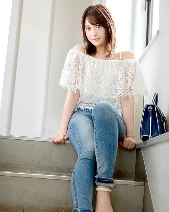にょにょ（グラドルやAV女優を応援する垢）のインスタグラム：「#水嶋那奈 ちゃん  1月18日のお誕生日おめでとう(・ω・)ノ🌴🎇🎆🎉🎂🎁🎉🎈 . . #NanaMizushima」