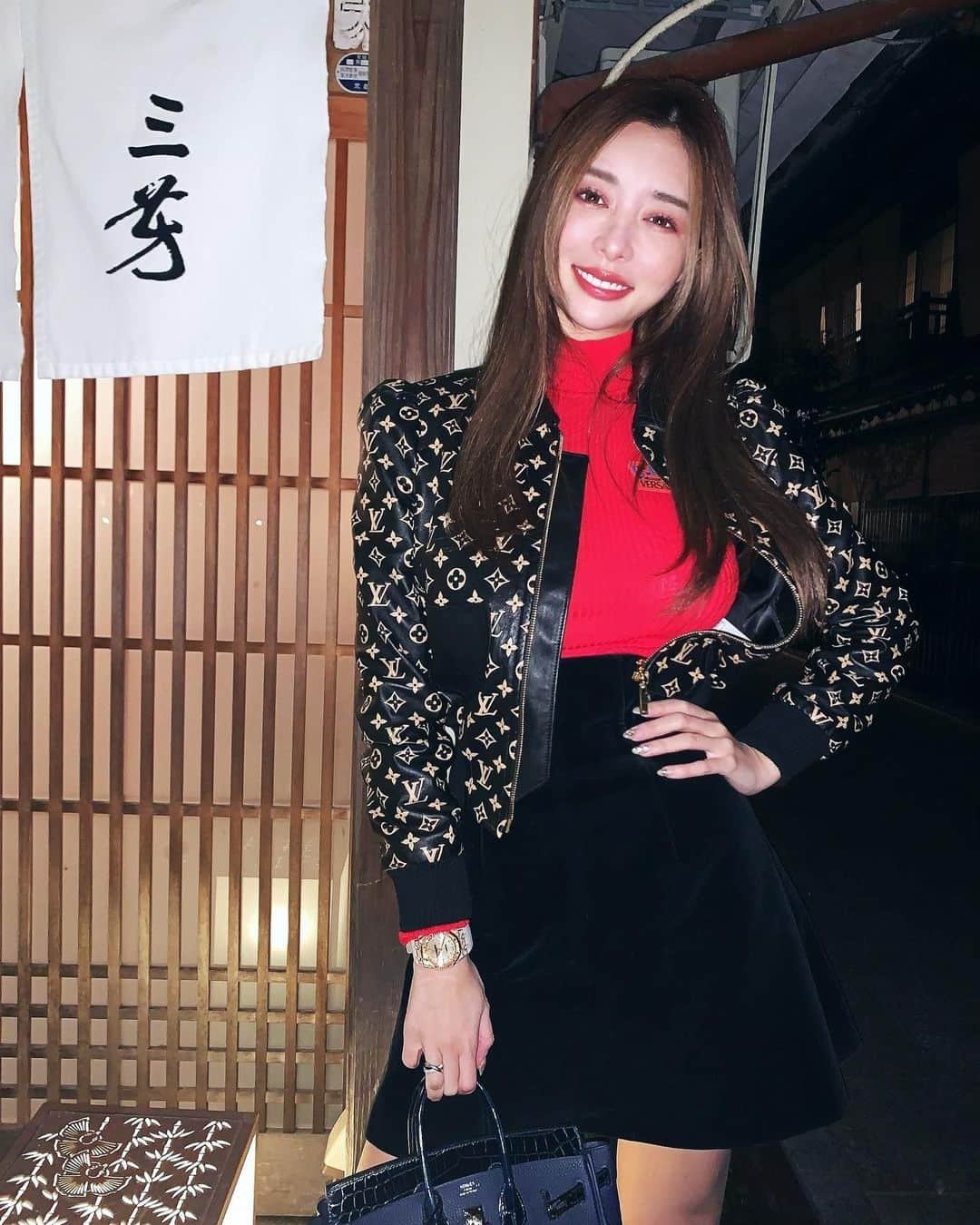 濱野りれさんのインスタグラム写真 - (濱野りれInstagram)「"NikunoTakumi Miyoshi" in Kyoto!! Enjoyed the highest grade wagyu(Matsuzaka)beef😋 To be honest, I thought a meaty meals would make me bored. However, the Wagyu beef devised with various ingredients satisfied me until the end!! It really surprised me!! I Want to visit again😋🙏♥️  . "にくの匠 三芳" 京都の祇園にて最高級の松坂牛の懐石料理をいただいてきました😋正直お肉ばっかりで飽きてしまうんじゃないかって思ってたけど、、全然まっったく飽きずに最後まで食べることができた！すごい🥺また再訪したいお店☺️  . #nikunotakumimiyoshi #miyoshi #wagyu #wagyubeef #matsuzakabeef #kyoto #kyotoeats #gionkyoto #gion #京都グルメ #京都グルメ #にくの匠三芳 #祇園グルメ #祇園 #松坂牛 #和牛 #京都 #三芳」1月18日 22時00分 - riregram