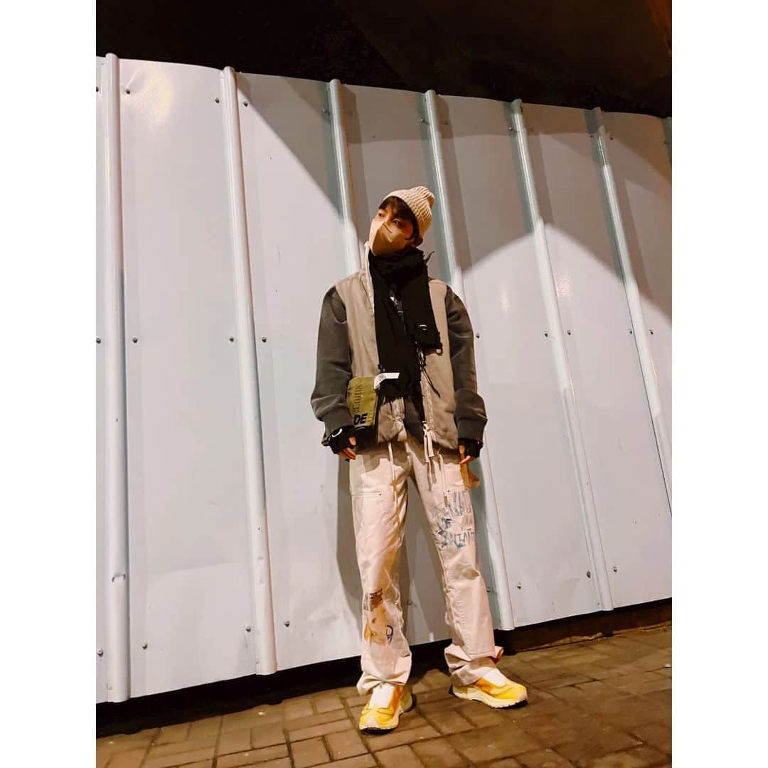 J-HOPEさんのインスタグラム写真 - (J-HOPEInstagram)「🥶 #outfit」1月18日 22時11分 - uarmyhope