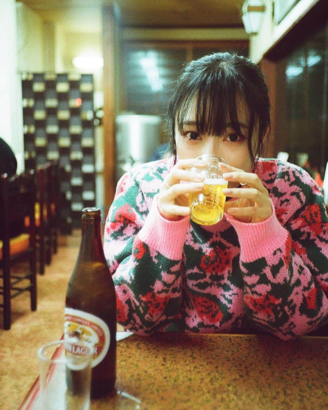 小林愛香のインスタグラム：「🍺🥟🍜 #町中華 してきたよっ！ あさみちゃん(@abeasamidesu) すてきな写真撮ってくれて ありがとおっ🐱またいこ！！」