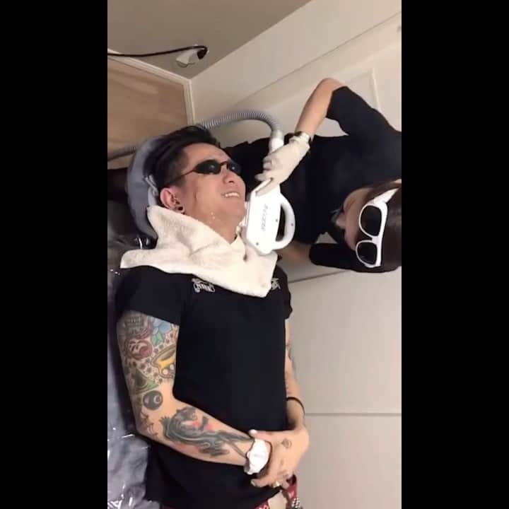 田中聖のインスタグラム：「初の脱毛 後輩のイタズラで出力上げられたからやり返すために黒目にやってやろうと思います ありがとうございました かよいます インスタ見たで割引きになるって  https://beauty.hotpepper.jp/kr/slnH000568237/」