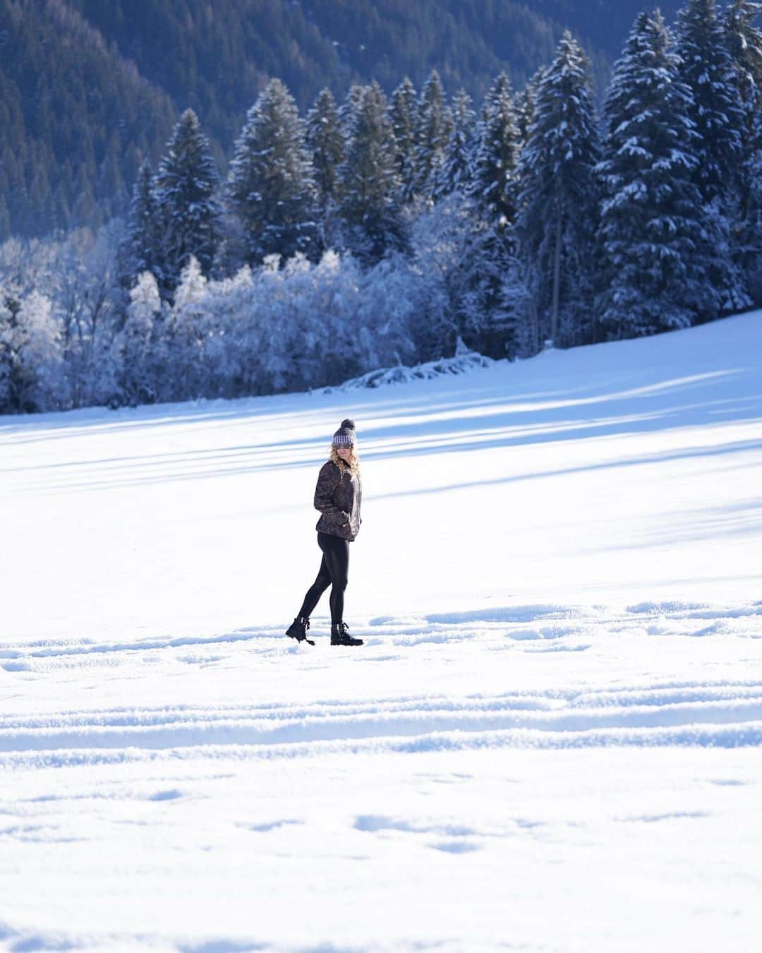 リンゼイ・ジャコベリスのインスタグラム：「🏃‍♀️❄️🇦🇹」