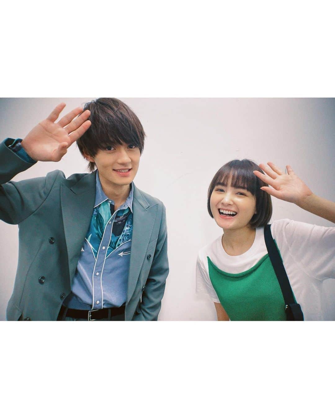 葵わかなのインスタグラム：「お仕事に行ったら偶然の佐野！😳  「くちびるに歌を」「青夏」で共演して、かれこれ8年？！  すご〜い😂  大人ー！😚笑  #佐野勇斗 #くちびるに歌を #青夏 #なんか懐かしいな」
