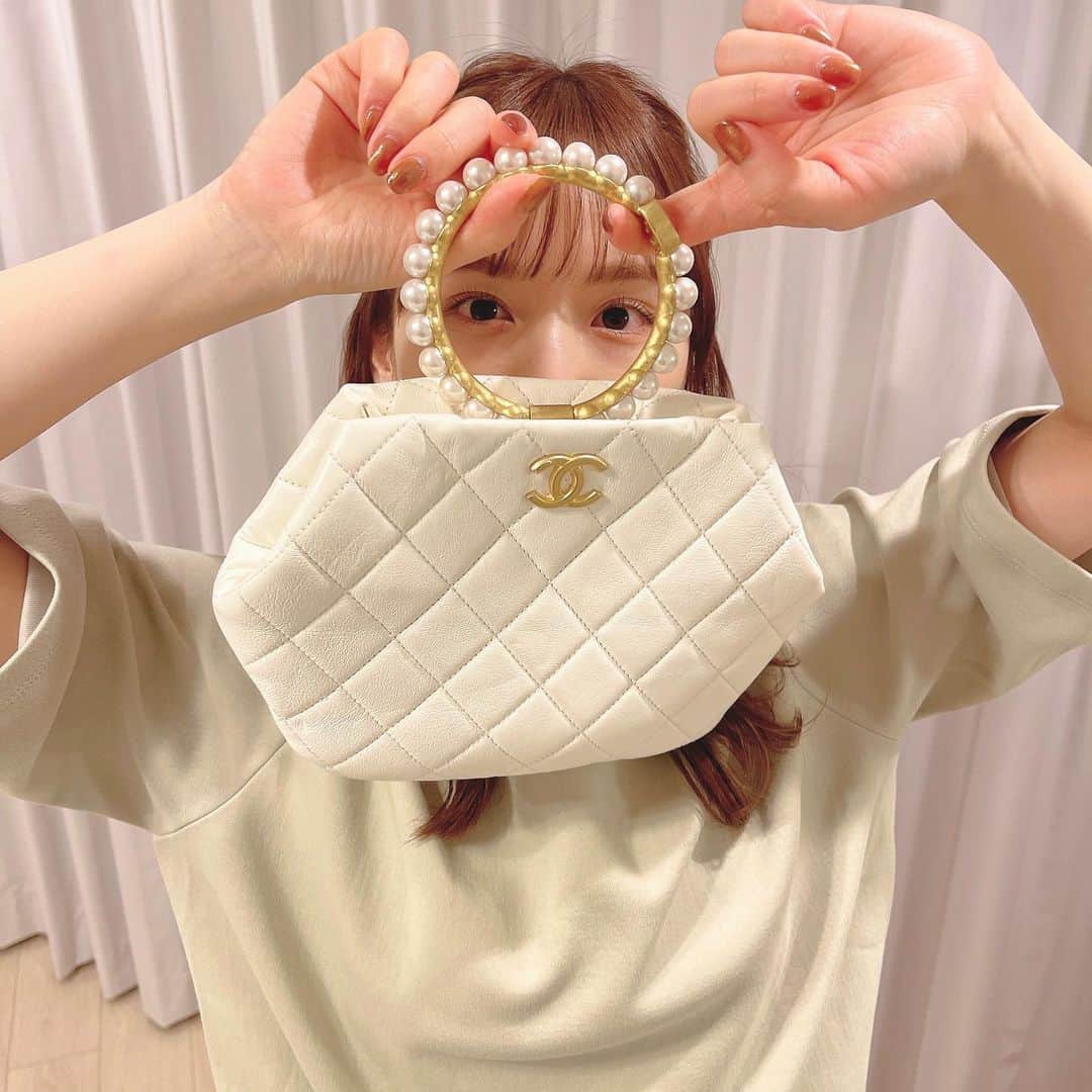 ひよんのインスタグラム：「💚🤍  隠れみの術🥷 トップスのミント色かわいい😍 @dholic_official だよ❣️  #ひよん #ひよん服 #ディーホリック #dholic #데일리 #일상 #겨울코디」
