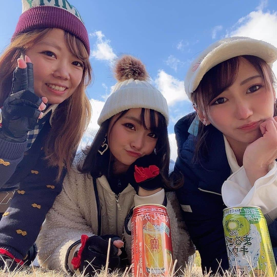 MIKIさんのインスタグラム写真 - (MIKIInstagram)「たまには、こんなスコアの日もあるよね🥺🥺寒かった🥺 酔拳発動しなかった日。笑🥲 しかーし❣️最高のメンバーすぎて笑った笑った😂❤️ 呑んだぁぁ🤣💕💕 もぉぉ、大好き😍😍  #ゴルフ女子 #ゴルフ女子と繋がりたい #ゴルフ女子コーデ #関西ゴルファー #関西ゴルフ女子 #関西ゴルフ女子と繋がりたい #関西ゴルファーと繋がりたい #飲兵衛ゴルファー #スイング動画 #酔っ払い #酔っ払い女子 #酔拳ゴルファー #テーラーメイドアパレル #テーラーメイドゴルフ @taylormade_golf_japan @taylormade_golf_japan_apparel_  @kissonthegreen  @j.jane_japan  #泉佐野カントリークラブ」1月18日 19時33分 - mktyy_golf