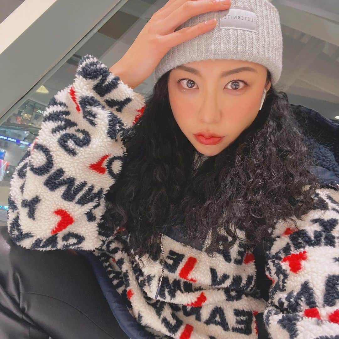 池田ゆりのインスタグラム：「🧡🧡🧡   #筋力アップ #レベルアップ　#1度は抱きたいカラダ  #bodymake  #ボディライン#マラソン #fitness #ゴルフコンディショニング #トレーニングウェア #尻トレ #スクワット 　#体幹トレーニング  #筋トレ #恵比寿パーソナルジム #owner #女性トレーナー #맞팔　#셀스타그램　#오오티디」