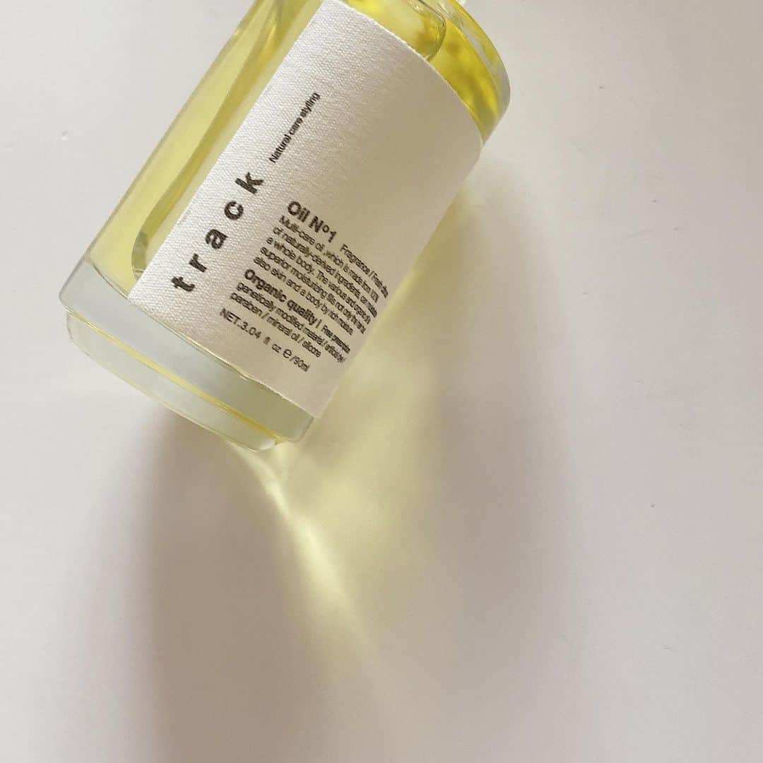 筒井愛実さんのインスタグラム写真 - (筒井愛実Instagram)「． track oilいい感じ🧒💮 no.1の軽いテクスチャのやつで これくらい束間も出るし最高すぎ。  ． #trackoil #haircare #ショートヘアスタイリング #ヘアスタイリング #ショートボブ #ショートヘア」1月18日 20時26分 - manamin_158cm