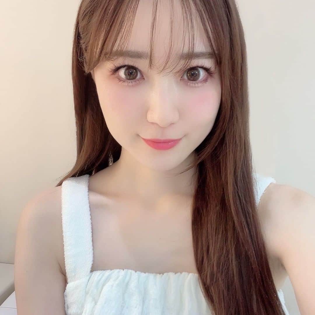 のインスタグラム：「@ritsubi.official さんの撮影でした📷 ・ リピートで撮影呼んで頂けて有難いです😌💓 ・ 撮影後のつやつや感伝わるだろうか…🧖‍♀️✨ (2枚目撮影後すっぴん) ・ 現場でトーンアップしたと褒めてもらえて スキンケア一式ほしくなってる😂 ・ ・ ・ ・ ・ ・ ・ #リツビ #ritsubi #撮影 #撮影モデル #モデル #model #shooting #エステ #スキンケア #esthetic #skincare #japanesegirl #selfie #自拍 #自撮り #美白 #美肌 #透明感」