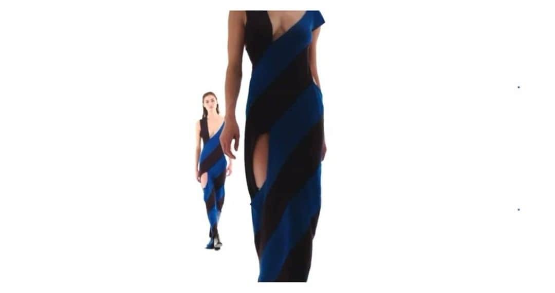 ニーナ・ガルシアのインスタグラム：「@lovegrace_e shows the art of sensual dressing for @elleusa. More at the link in bio. — @elleusa Creative Director: Stephen Gan Written by: Adrienne Gaffney Photographed by: @solvesundsbostudio Styled by: Anastasia Barbieri Hair by: @laurentphilippon @bryantartists Makeup by: @stephane_marais_officiali Manicure by: @alexandrajanowski @artlistparisnewyork  Casting by: @shaunbeyen @plusthreetwo Set design by: @samirha_salmi @swan_management  Produced by: @clement_camaret @brachfeld_」