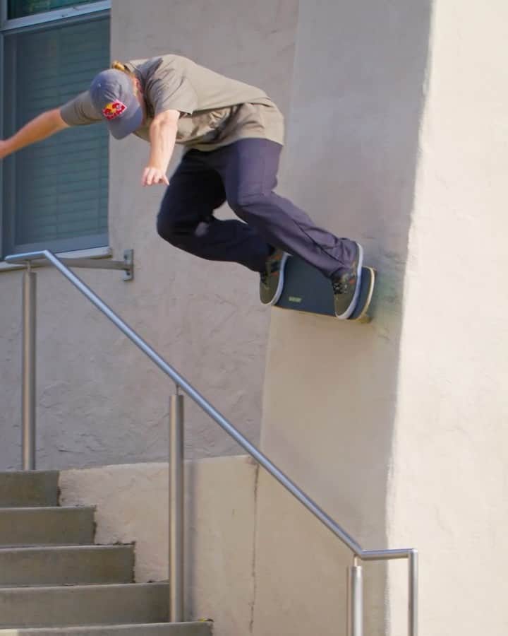 ジェイミー・フォイのインスタグラム：「Thank you to everyone thats bought and skated my Pro Shoe! I always love seeing them in the wild and I really hope you enjoy em🖤 New colorways always on the way! #nbnumeric #nm306」
