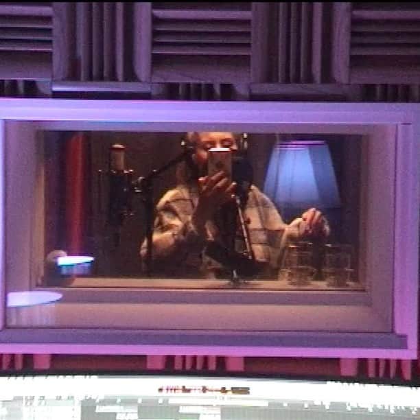 ニーナ・ネスビットのインスタグラム：「this is one of my favourite songs I’ve ever written 🥺 I can’t wait to share it with you all soon x」