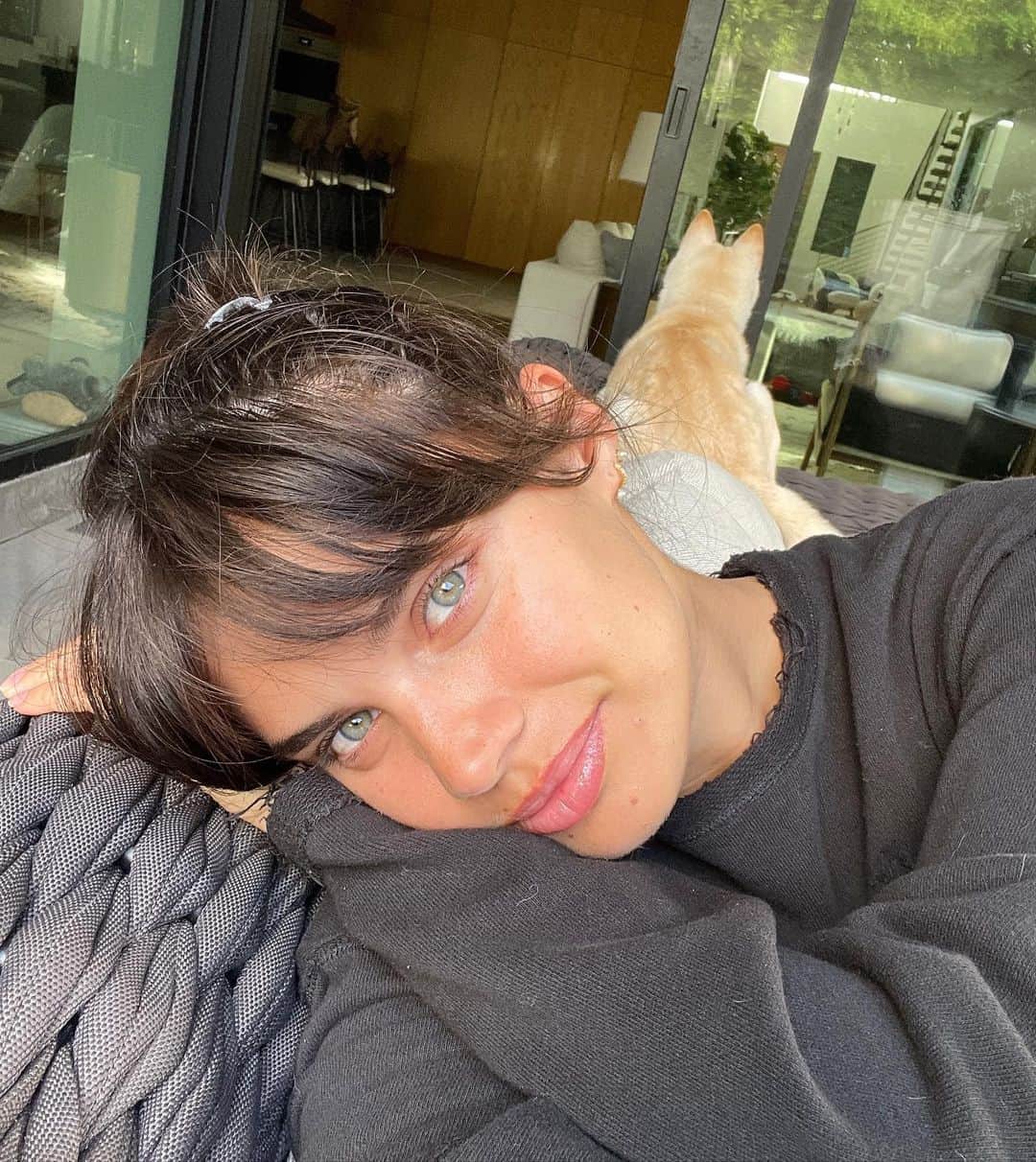 サラ・サンパイオのインスタグラム：「Good morning.. new week new possibilities」