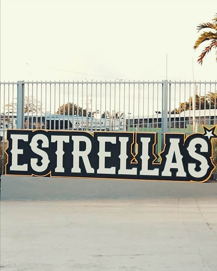 ロビンソン・カノのインスタグラム：「El primer día de las finales ayer. Aquí les comparto nuestro triunfo como equipo. ¡Que viva #SanPedro! 🇩🇴📹⚾️🙏🏾💪🏽⭐️ @estrellasbc - Nos vemos esta noche en el segundo juego @lidomrd」