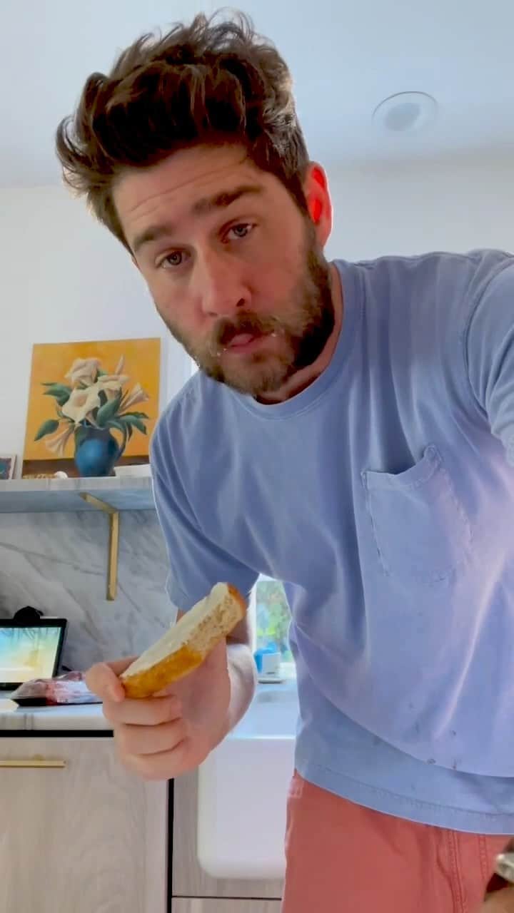 ホイットニー・ポートのインスタグラム：「bagel tutorial, b*tches」