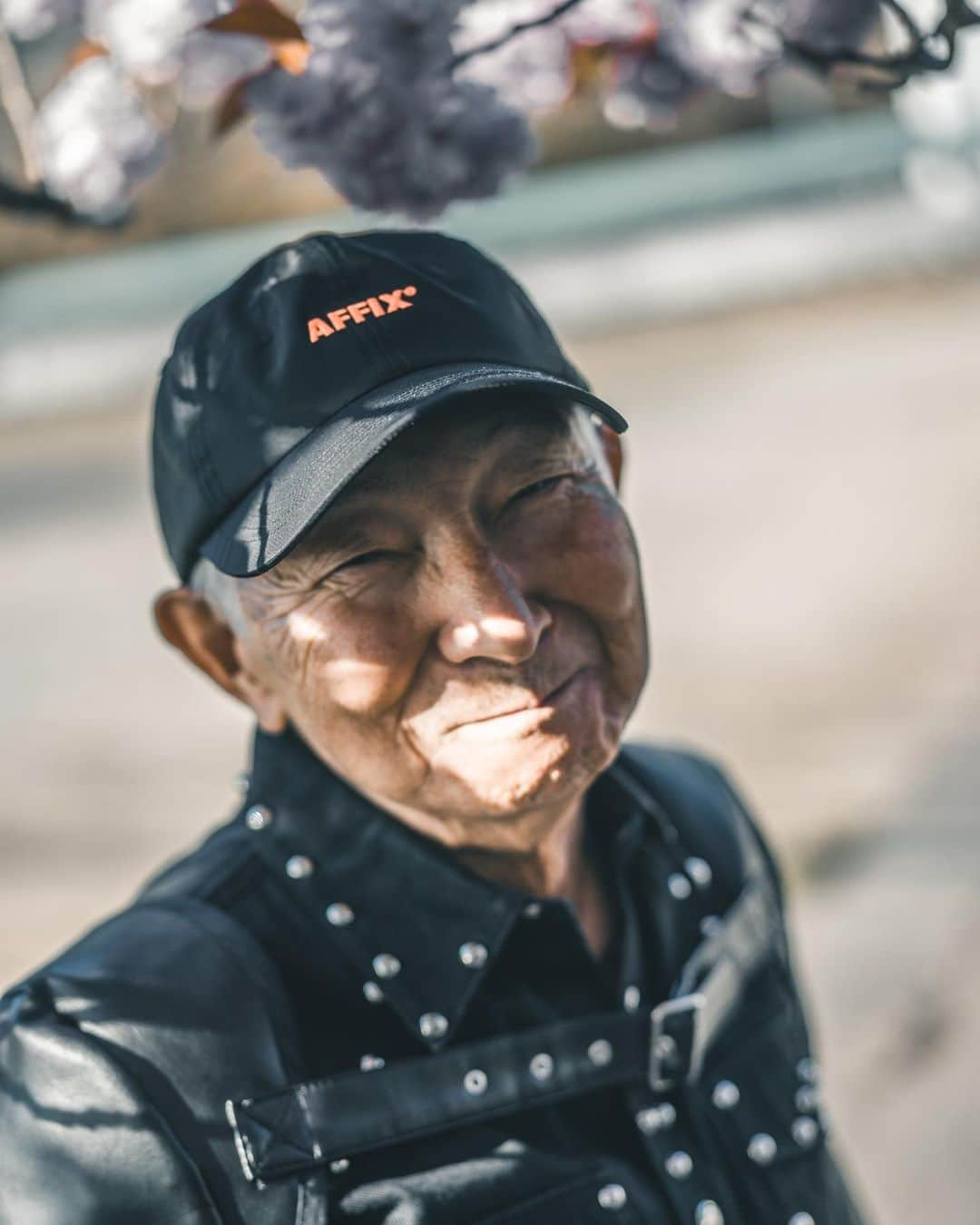 シルバーテツヤのインスタグラム：「My grandson didn't choose a smiling picture for branding, but in fact his camera was full of pictures of me smiling.  忌明けとのことで。 最後の投稿がいつまでもアレなのもアレなので。 僕が勝手にシルテツとして笑顔の写真を不採用にしていただけで、ホントは笑顔の写真だらけでした。  #笑顔なのでNGシリーズ」