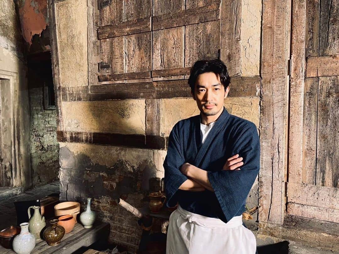 大谷亮平のインスタグラム：「情報解禁🌟  WOWOWオリジナルドラマ 『異世界居酒屋「のぶ」Season2〜魔女と大司教編〜』の制作が決定いたしました〜🎊！  大変ご好評をいただいていた前作でしたが、みなさまの熱いお声も届いており、 この度待望のシリーズ化…🙏✨！  今年5月に放送・配信予定です😊📡 どうぞ、ご期待ください🙇‍♂️🔥」