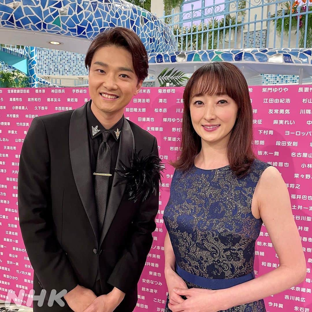 あさイチさんのインスタグラム写真 - (あさイチInstagram)「ミュージカル「エリザベート」より、 花總まりさんと井上芳雄さんが生歌唱！ 尊かったですね～～～🥺🥺🥺🥺  見逃し配信はプロフィールのURLからNHKプラスへ👀 NHK公式YouTubeでも公開中です🙌  4枚目～▷▶︎ #推し名書き もどうぞ！  10枚目▷▶︎ 昨日放送のプロフェッショナルともコラボしました。 語りは #天海祐希 さん！  #エリザベート #ミュージカル #花總まり さん #井上芳雄 さん #阿佐ヶ谷姉妹 #渡辺江里子 さん #鈴木奈穂子 アナ #nhk #あさイチ #8時15分から #プロフェッショナル #推し活 #推し」1月19日 15時40分 - nhk_asaichi