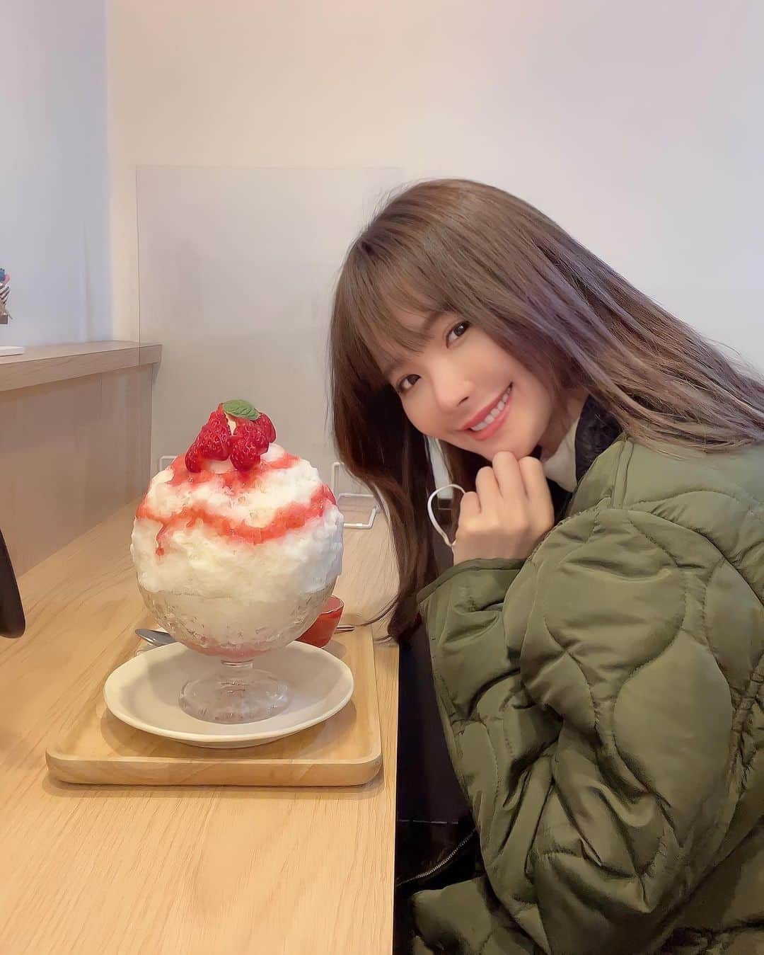 桃乃木かなさんのインスタグラム写真 - (桃乃木かなInstagram)「GOFUKUさん🍧  ・白花小町(甘酒氷) ・いちごみるく~冬~ ・栗きんとん  甘酒氷が美味しすぎてこの日2杯頼んじゃいました、、、 桜蜜の味が好きなのでこれから色んなお店で桜メニューが始まっていくのが楽しみです🌸  #gofuku  #砂町銀座 #かき氷」1月19日 15時49分 - kana_momonogi