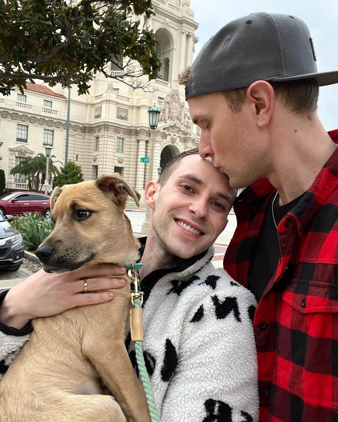 アダム・リッポンのインスタグラム：「SURPRISE 🥂 WE ARE MARRIED🥲❤️ One afternoon JP and I looked at each other and said the very classic *romantic* phrase of “let’s just go do it now”. So we did. It was just the three of us and it was perfect 12/31/21 🌟🐶🙆🏼‍♂️」
