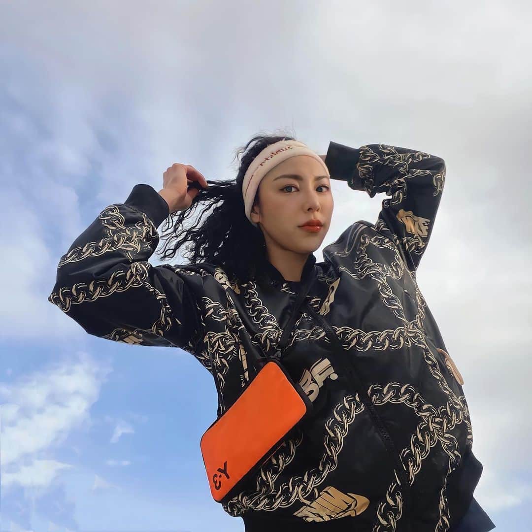 池田ゆりのインスタグラム：「Run🏃‍♀️🧡 #ハーフマラソンへの道  6.68km  お天気良くて走りやすい！ 5km走る予定だったけど少しだけ長く走れた🧡  靴をNIKEのペガサスにしてから調子よい😊  10km挑戦しないと！  #running #run #練習  #筋力アップ #レベルアップ　#1度は抱きたいカラダ  #bodymake  #ボディライン#マラソン #fitness #ゴルフコンディショニング #トレーニングウェア #尻トレ #スクワット 　#体幹トレーニング  #筋トレ #恵比寿パーソナルジム #owner #女性トレーナー #맞팔　#셀스타그램　#오오티디」