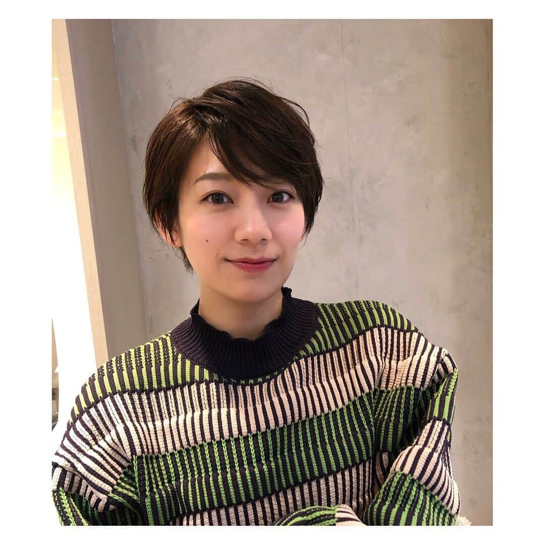 佐藤美希のインスタグラム：「ばっさりといきました。 人生で一番短いです。 ⁡ #イメチェン #shorthair #shortcut #外に出た瞬間頭が寒かったよね #寝癖との戦い #乾くの一瞬 #セットのやり方詳しく教わりました #果たしてセルフヘアセット上手くできるのか @ikuyogram  #いつもありがとうございます😊」