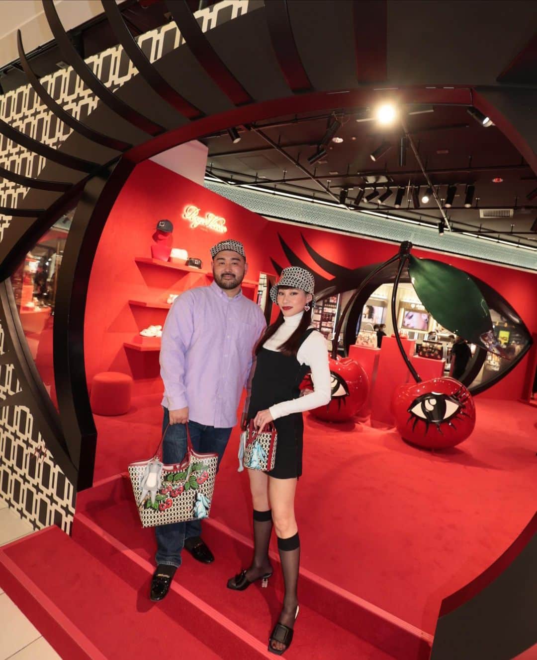 小泉智貴のインスタグラム：「みなさん本日の @rogervivier @gherardofelloni @mademoiselle_yulia @isetanluxury とのインスタライブ観ていただきありがとうございました🍒 新宿伊勢丹一階ステージでの Roger Vivier ロジェヴィヴィエ”Cherry’ｓWink”ポップアップストアは今日から1週間開催🐇 日本限定カプセルコレクションを実際見れる貴重な機会に、すごくかわいいデコレーションのポップストアに遊びに行ってみてください❤️ @rogervivier #rogervivier #isetanluxury」