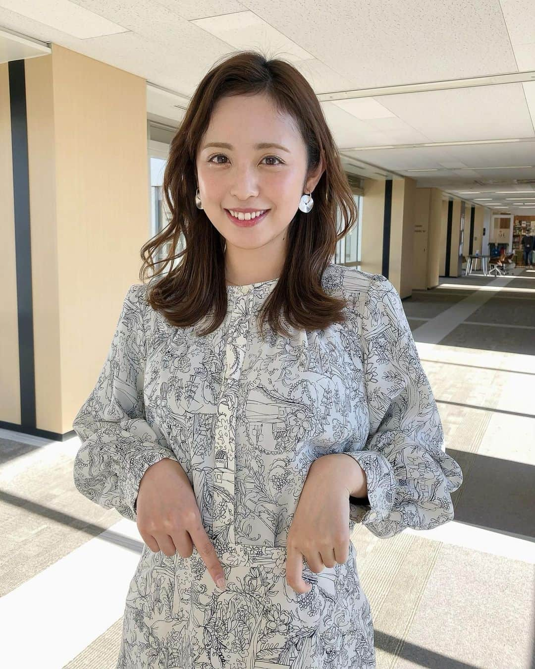 久慈暁子さんのインスタグラム写真 - (久慈暁子Instagram)「* ぽかぽか🌞 * #衣装 #何柄だろう #🌿」1月19日 22時09分 - kuji_akiko