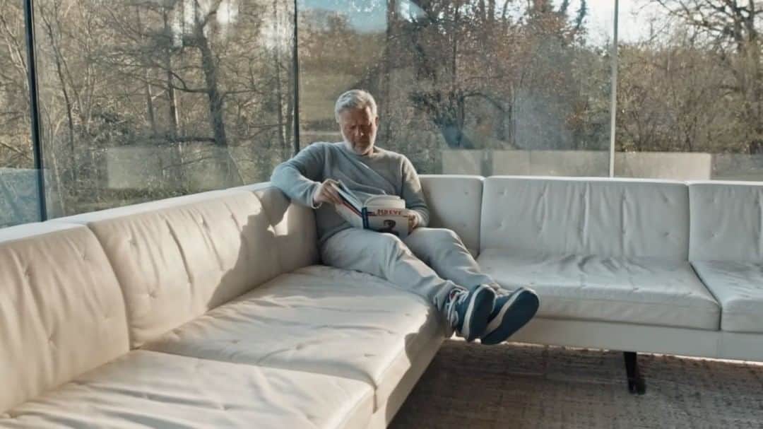 ロールス・ロイスのインスタグラム：「In this episode of #InspiringGreatness, Richard Found — CEO and founder of award-winning architectural design practice Found Associates — details the art of considered design from his remarkable home in the Cotswolds.   From retail to residency, his extensive career has seen him craft exceptional spaces around the world — all of which stand testament to his timeless approach.   Watch more; link in bio.  — NEDC (combined): CO2 emission: 343 g/km; Fuel consumption: 18.8 mpg / 15.0 l/100km. WLTP (combined): CO2 emission: 347-359 g/km; Fuel consumption: 17.88 – 18.58 mpg / 15.2-15.8 l/100km. Further information: www.rolls-roycemotorcars.com/en_GB/information/fb-dat-wltp.」