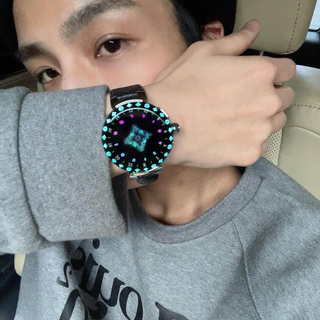 岩田剛典さんのインスタグラム写真 - (岩田剛典Instagram)「New watch💙⌚️  #LouisVuitton #LVConnected #LVWatches」1月20日 12時35分 - takanori_iwata_official