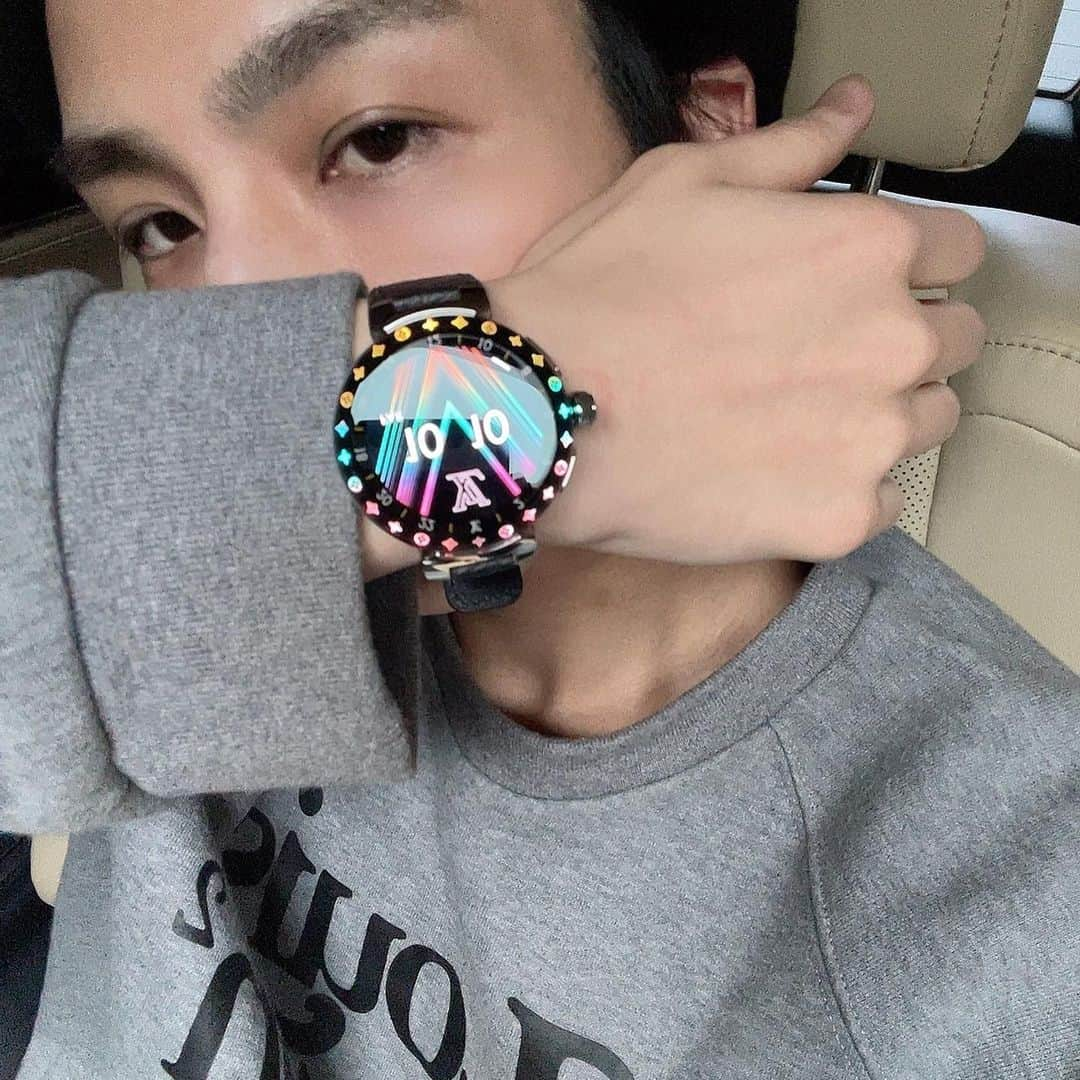 岩田剛典さんのインスタグラム写真 - (岩田剛典Instagram)「New watch💙⌚️  #LouisVuitton #LVConnected #LVWatches」1月20日 12時35分 - takanori_iwata_official