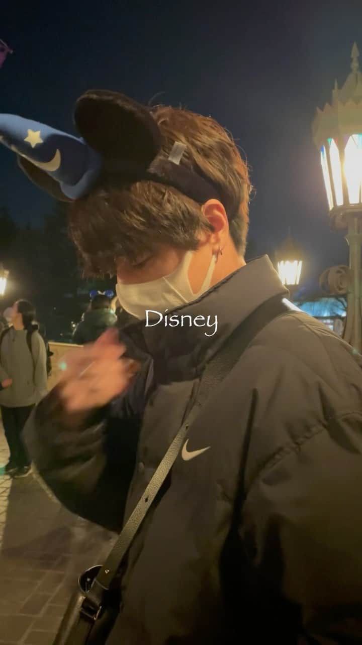 吹春友介のインスタグラム：「⠀ 久しぶりすぎて、 結局ラストまでいたー🐭 古着のNIKEダウンで行きました🥸 #saucydog」