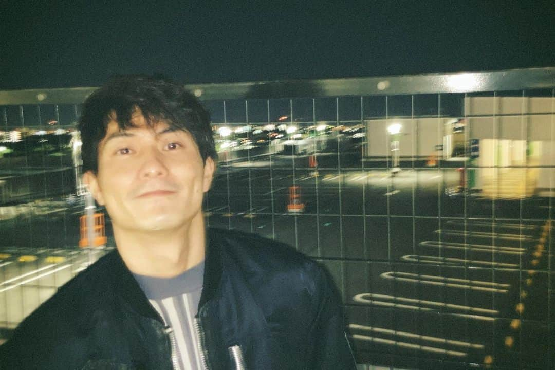 庄野崎謙のインスタグラム：「🌙　📸」