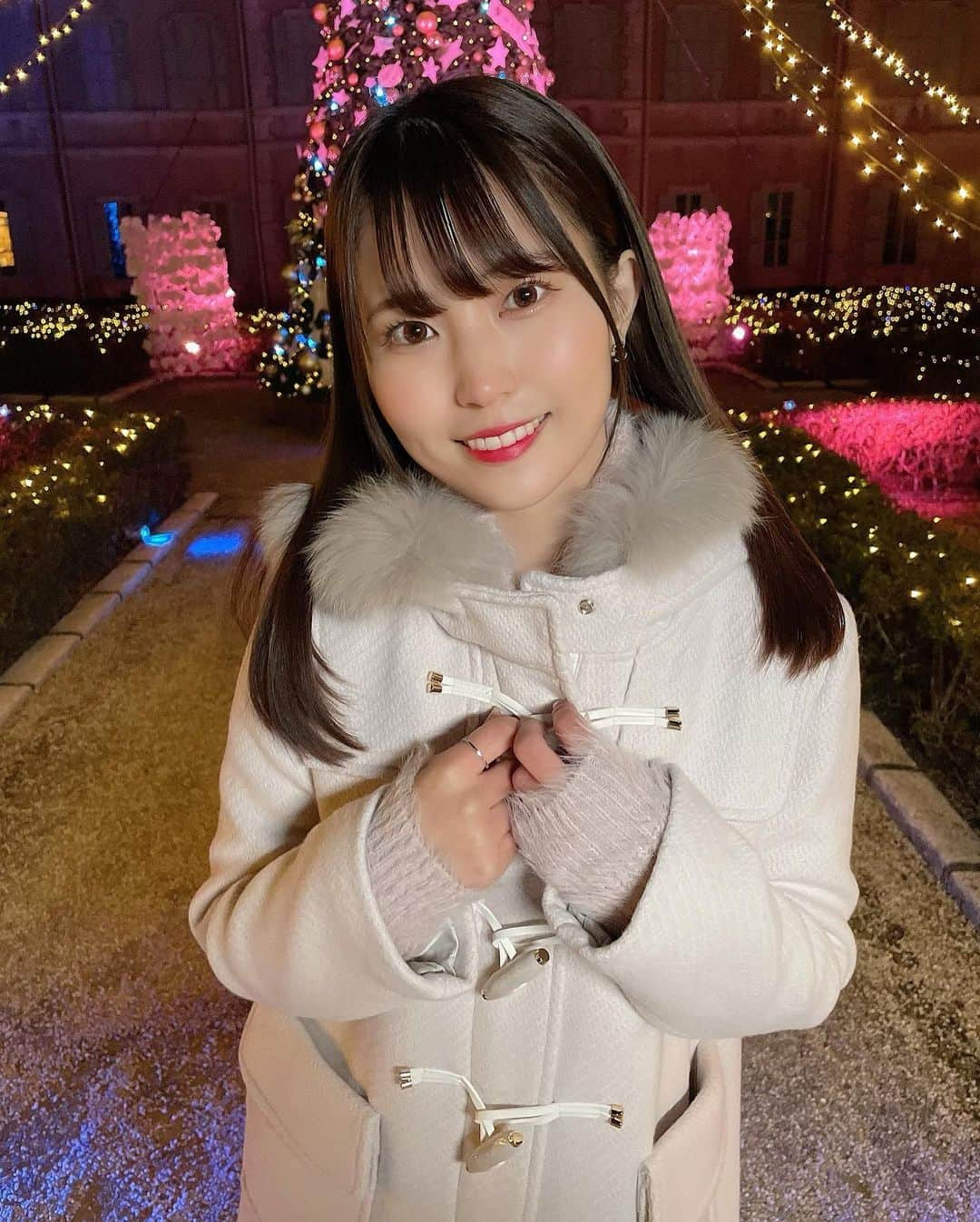 坂東遥さんのインスタグラム写真 - (坂東遥Instagram)「💫🎄🌠  Shooting Starのリリックビデオ YouTubeで見てくれましたか？⭐️  イルミネーションが ずっときれいだった…！  この日のために買った ジルスチュアートのコートが めっちゃかわいいのに 暖かくて優秀すぎた🤍🪄」1月20日 13時28分 - b.haruka1103