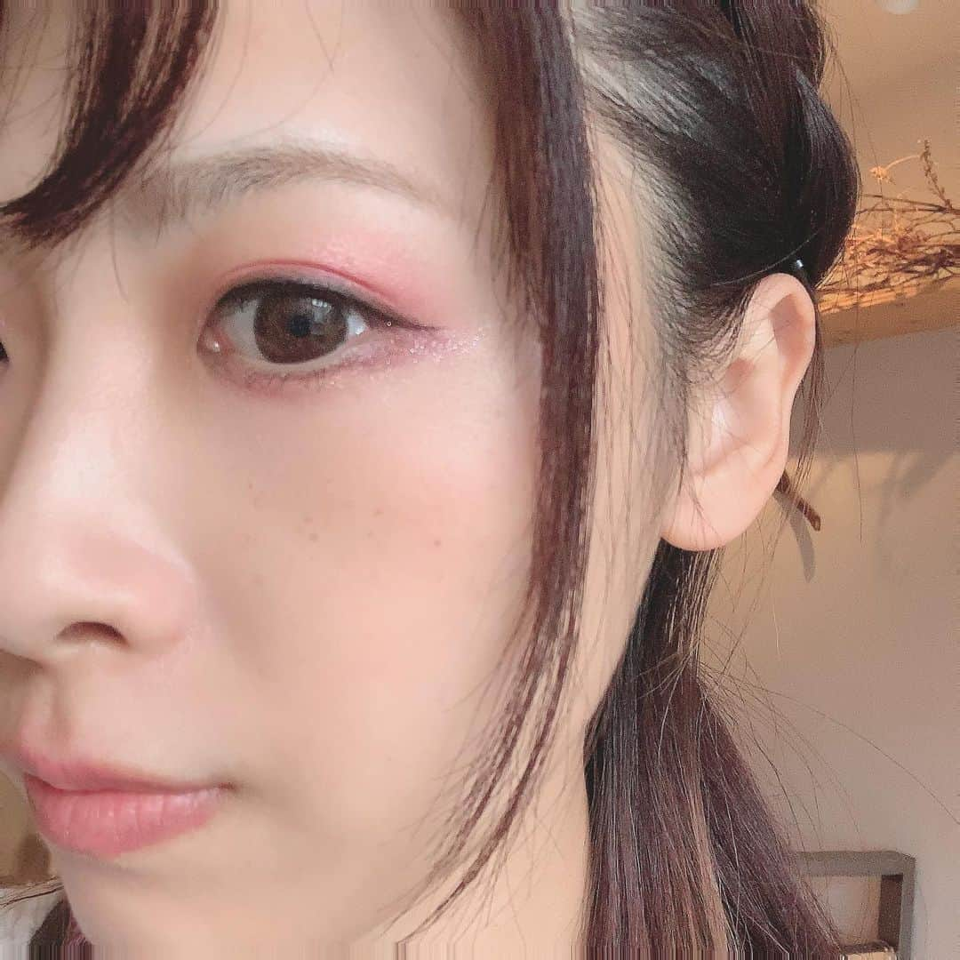 岡野綾夏さんのインスタグラム写真 - (岡野綾夏Instagram)「ぴんくメイク👁💄💕  #ピンクメイク #DIOR #アイシャドウ」1月20日 15時06分 - ayaka.o531