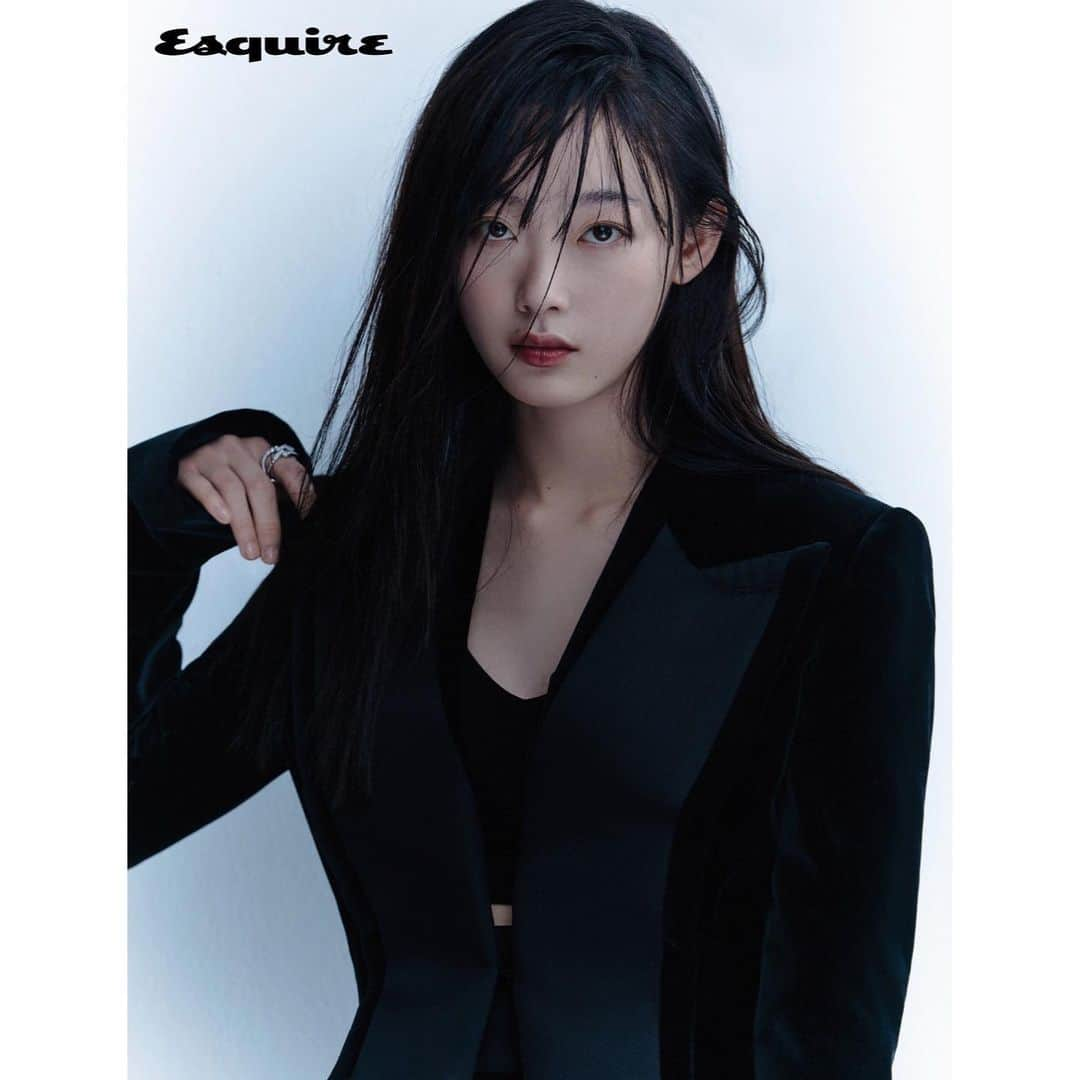 イ・ユミさんのインスタグラム写真 - (イ・ユミInstagram)「어머어머..🖤 @esquire.korea」1月20日 15時33分 - leeyoum262